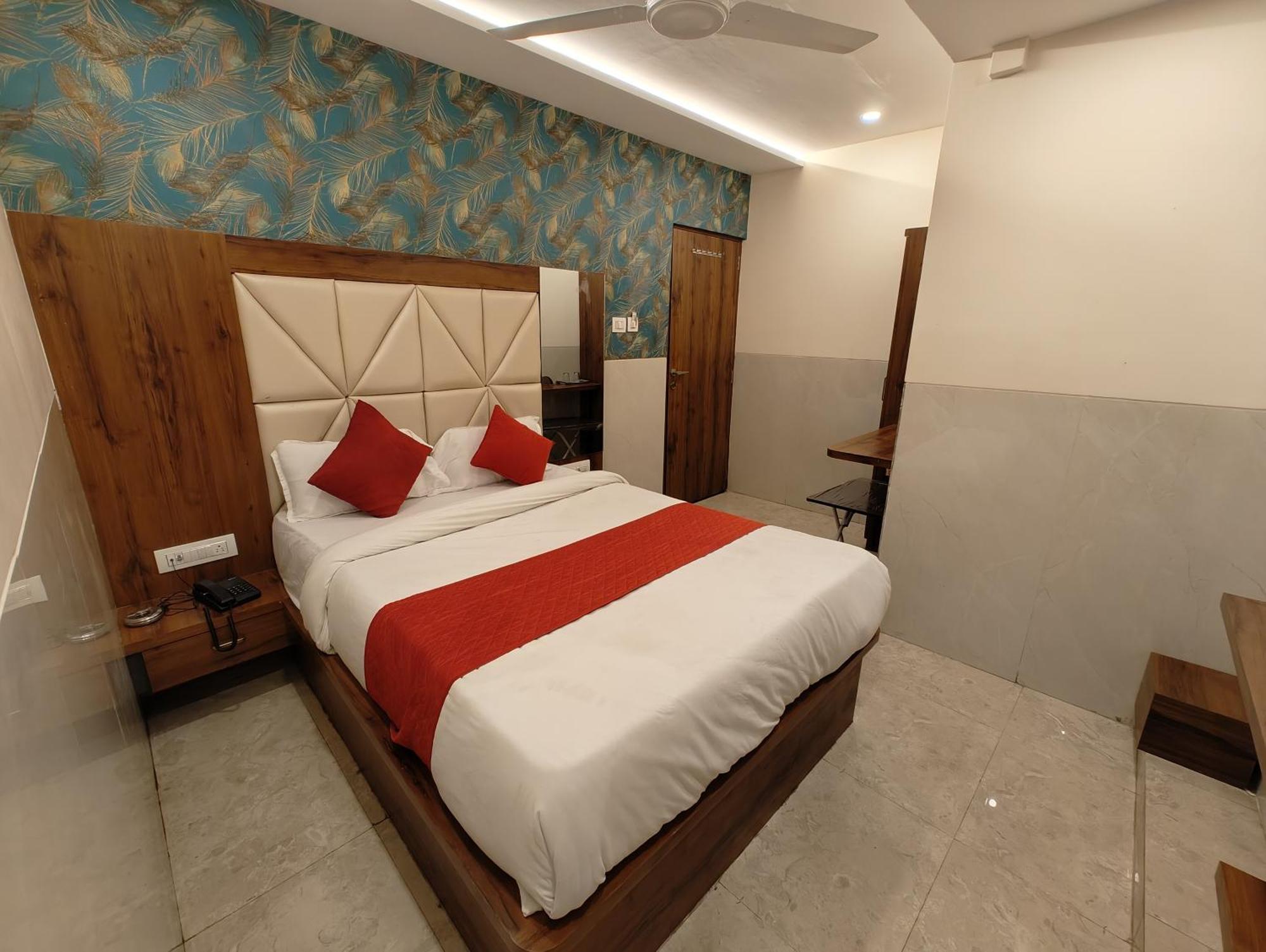 Hotel Dream Palace Residency - Near To Us Embassy Bkc Mumbai  Buitenkant foto