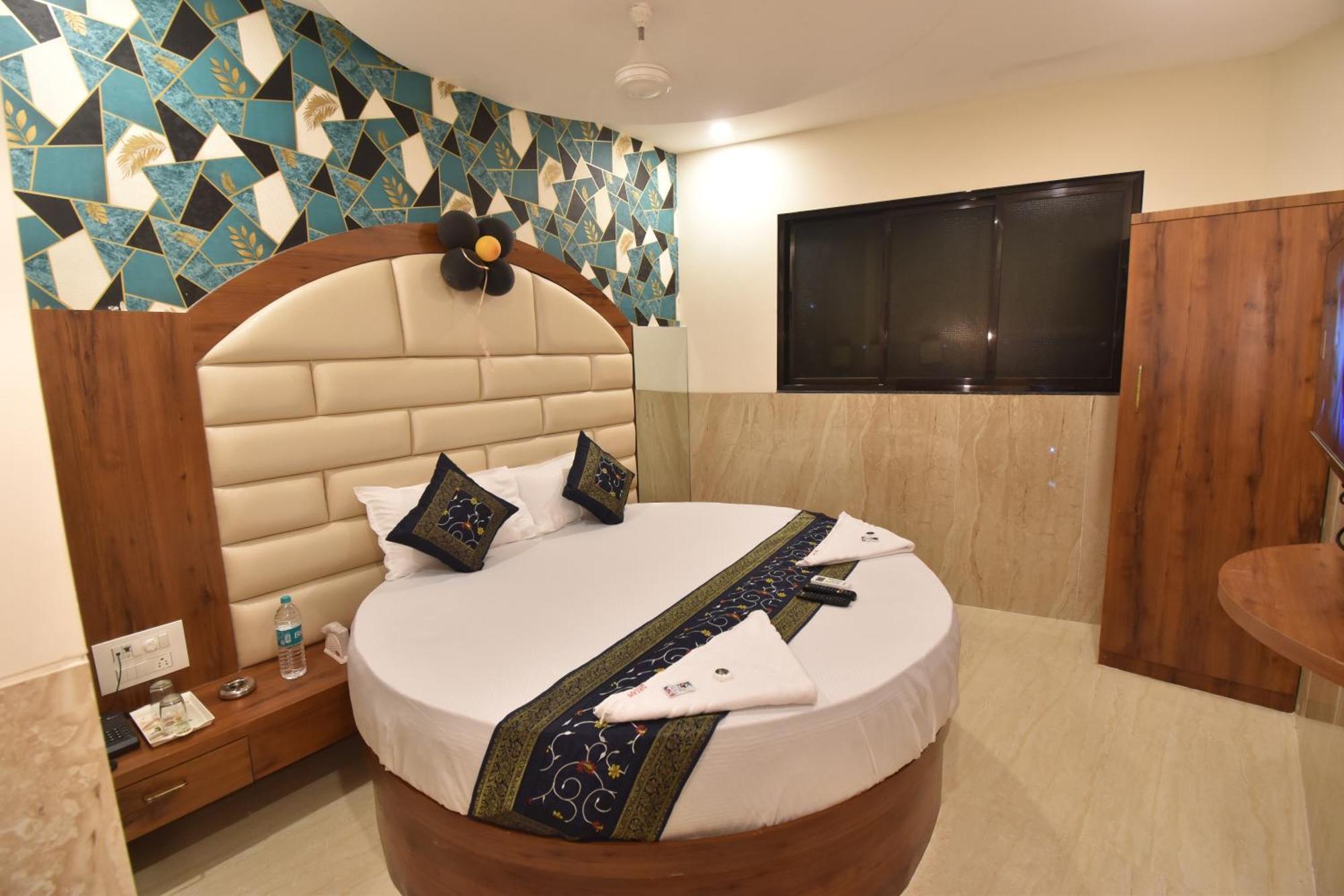 Hotel Dream Palace Residency - Near To Us Embassy Bkc Mumbai  Buitenkant foto
